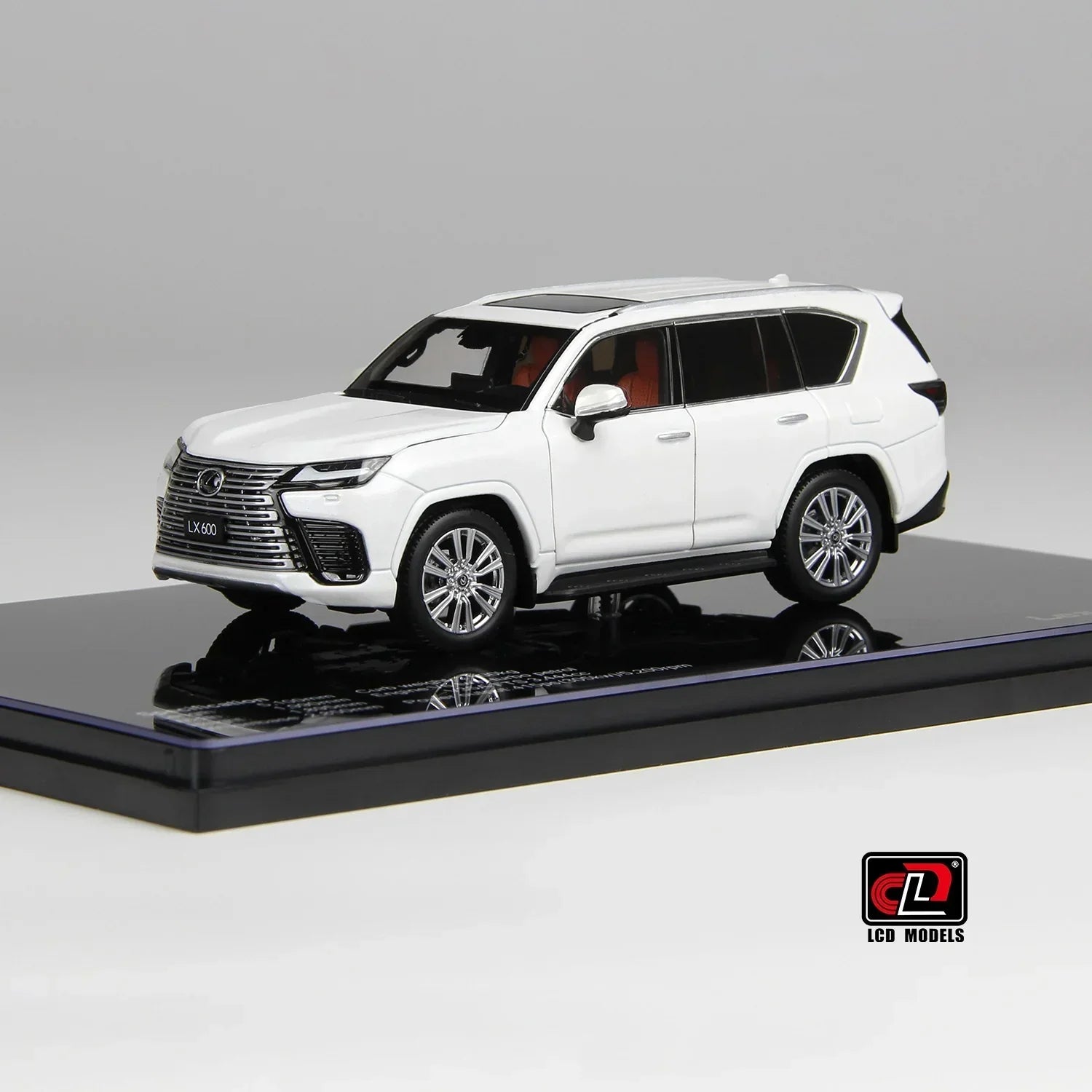 Premium scale diecast model car – LEXUS LX600, 1:43 Scale (White) Collectible