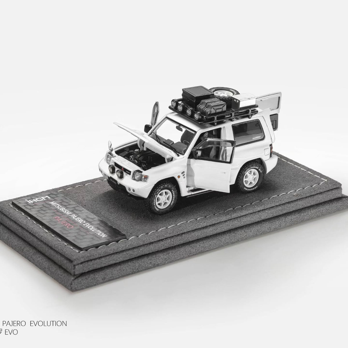 *Pre-Orders* Mitsubishi Licensed Products - Pajero Evolution V55 (Open-Engin & Rear Hoods+Doors, Visible Engine), 1:64 Scale (White)