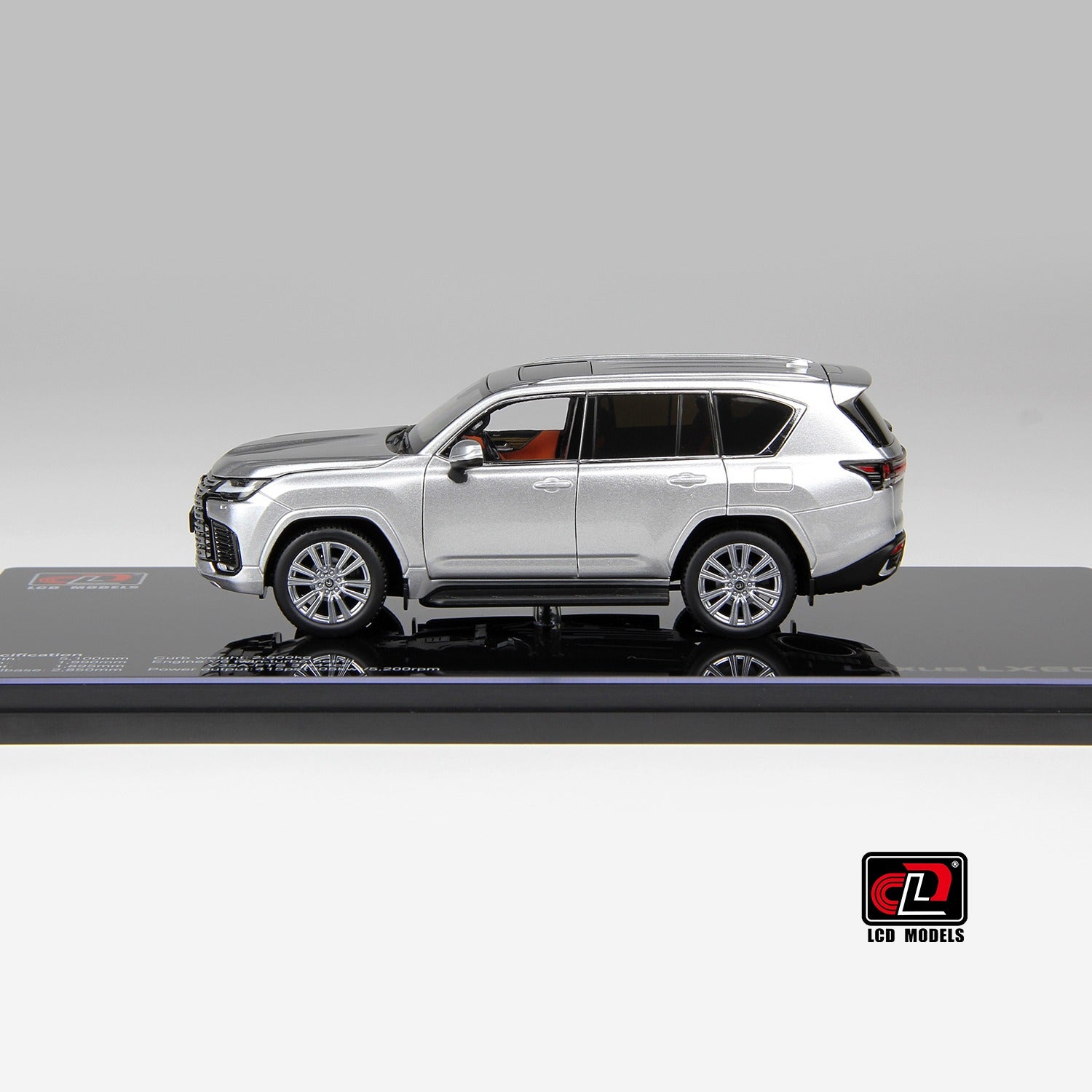 Premium scale diecast model car – LEXUS LX600, 1:43 Scale (Silver) Collectible