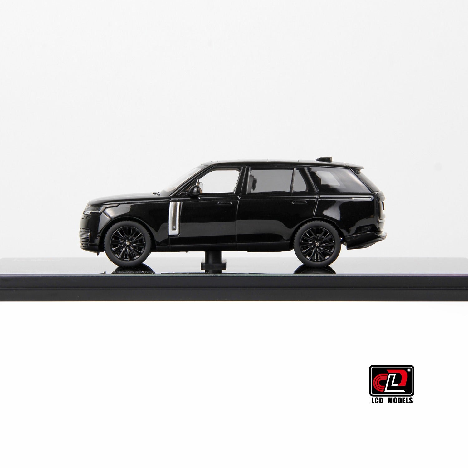 Premium scale diecast model car – Land Rover Range Rover SV SERENITY, 1:43 Scale (Black) Collectible