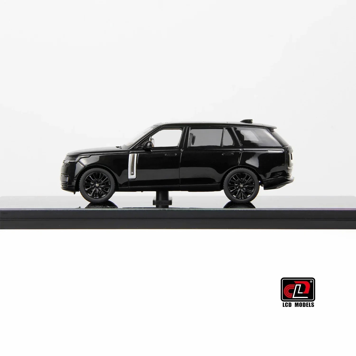 Premium scale diecast model car – Land Rover Range Rover SV SERENITY, 1:43 Scale (Black) Collectible