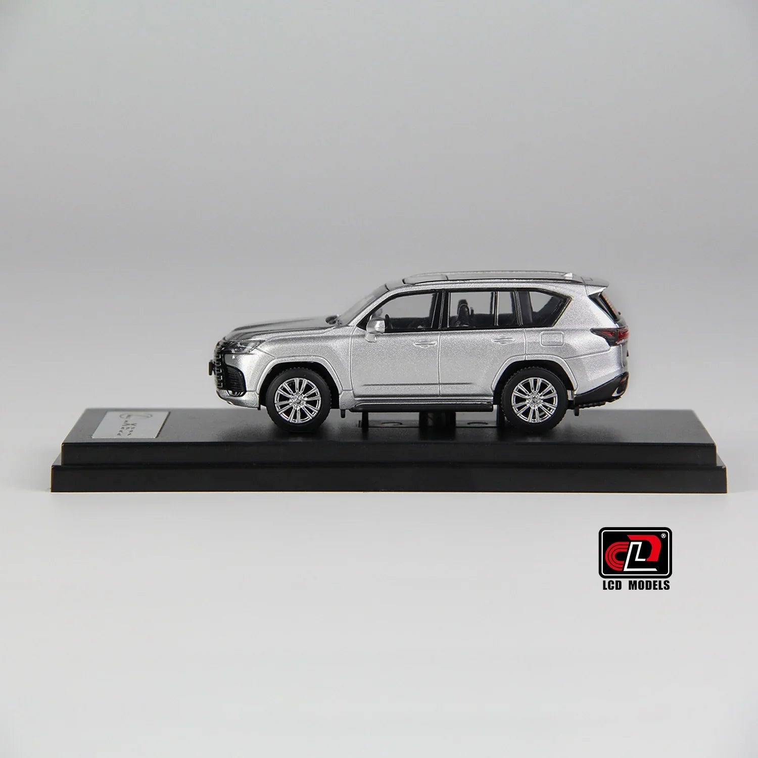 Premium scale diecast model car – LEXUS LX600, 1:64 Scale (Silver) Collectible