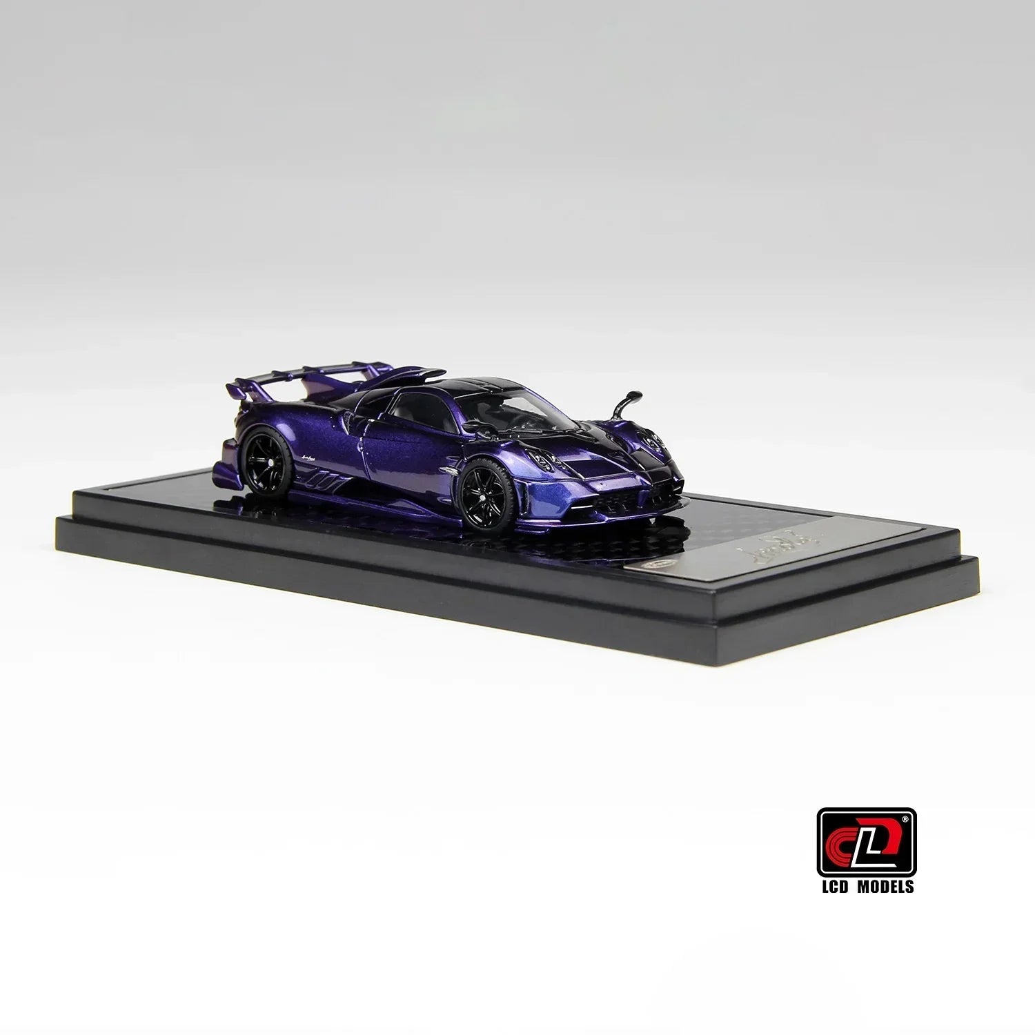 Premium scale diecast model car – Pagani Imola Coupe, 1:64 Scale (Chameleon) Collectible