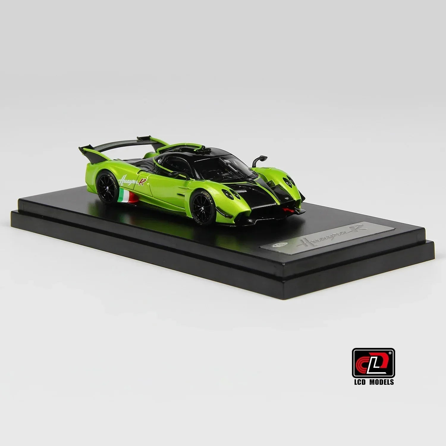 Premium scale diecast model car – Pagani Huayra R, 1:64 Scale (Green) Collectible
