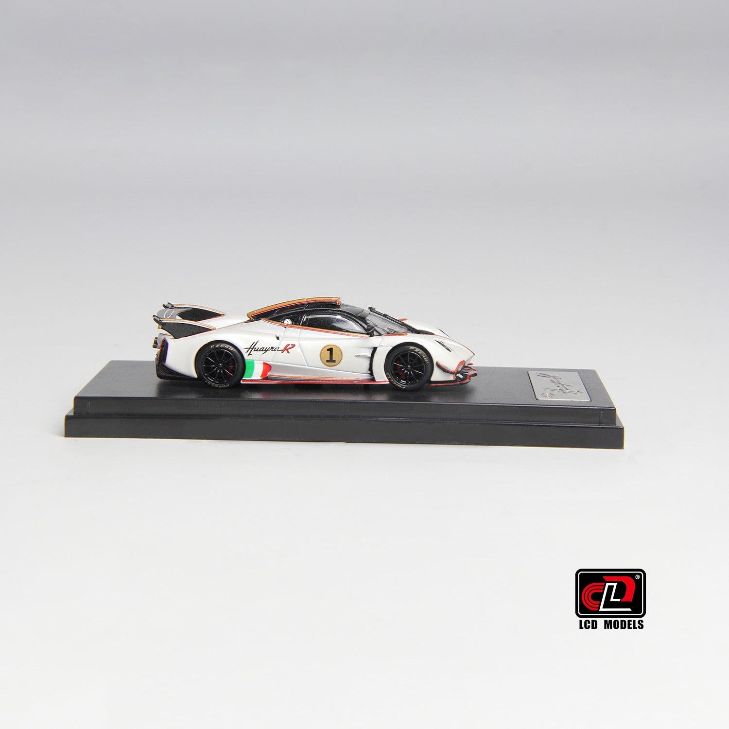 Premium scale diecast model car – Pagani Huayra R, 1:64 Scale (Pearl White) Collectible
