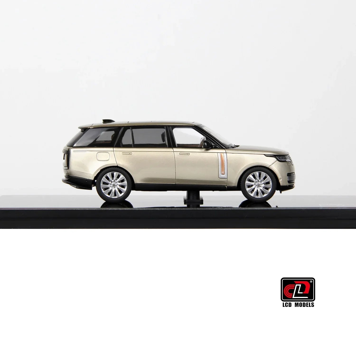 Premium scale diecast model car – Land Rover Range Rover SV SERENITY, 1:43 Scale (Gold) Collectible