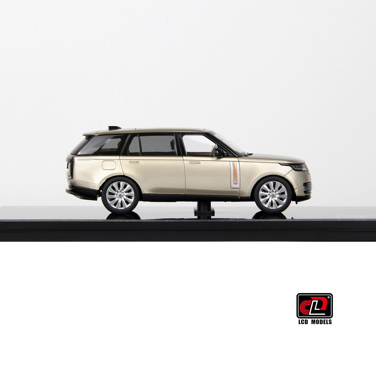 Premium scale diecast model car – Land Rover Range Rover SV SERENITY, 1:43 Scale (Gold) Collectible