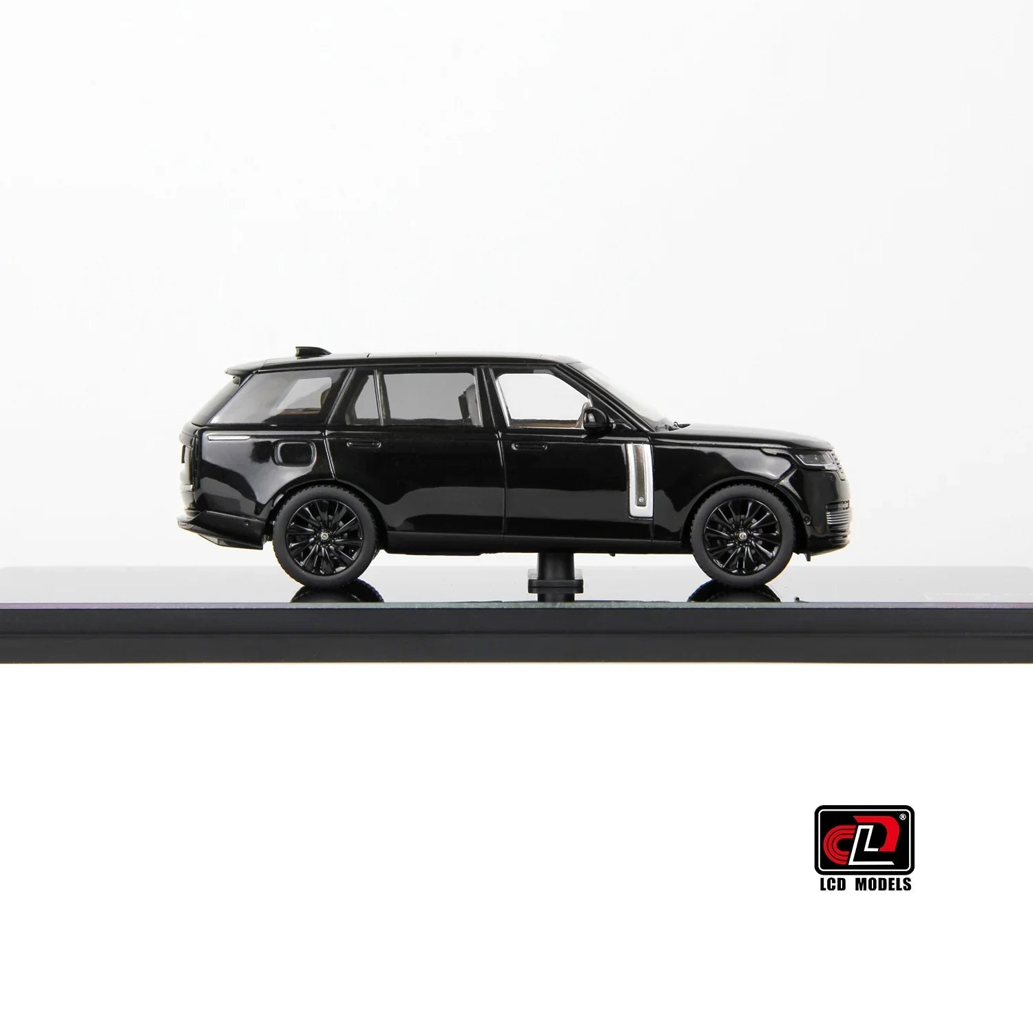 Premium scale diecast model car – Land Rover Range Rover SV SERENITY, 1:43 Scale (Black) Collectible