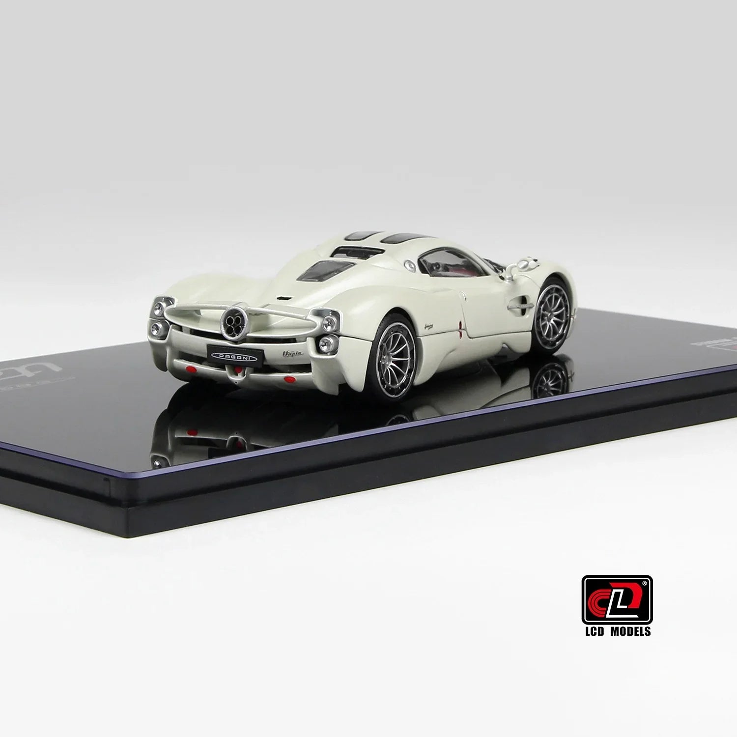 Premium scale diecast model car – Pagani Utopia, 1:43 Scale (White) Collectible