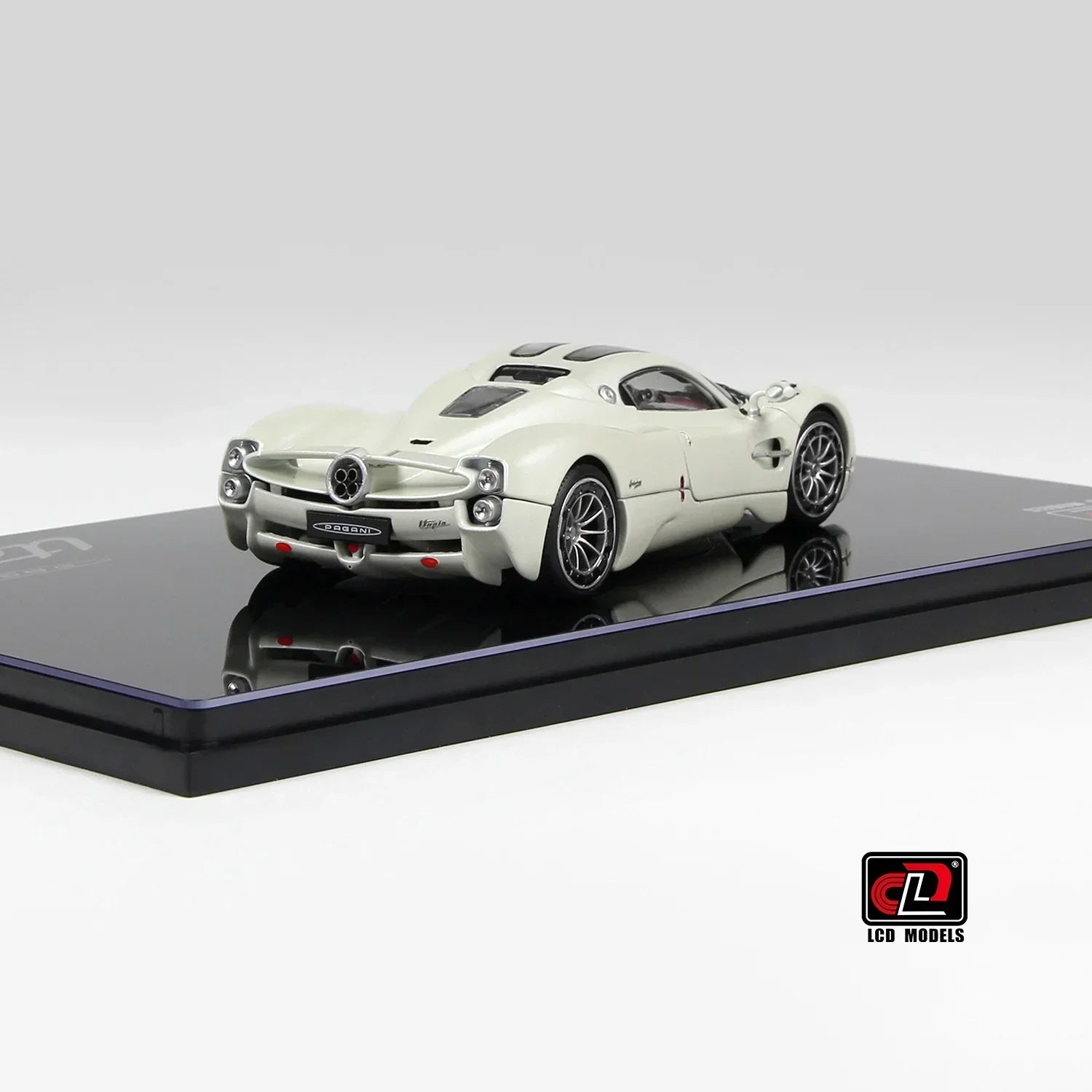 Premium scale diecast model car – Pagani Utopia, 1:43 Scale (White) Collectible