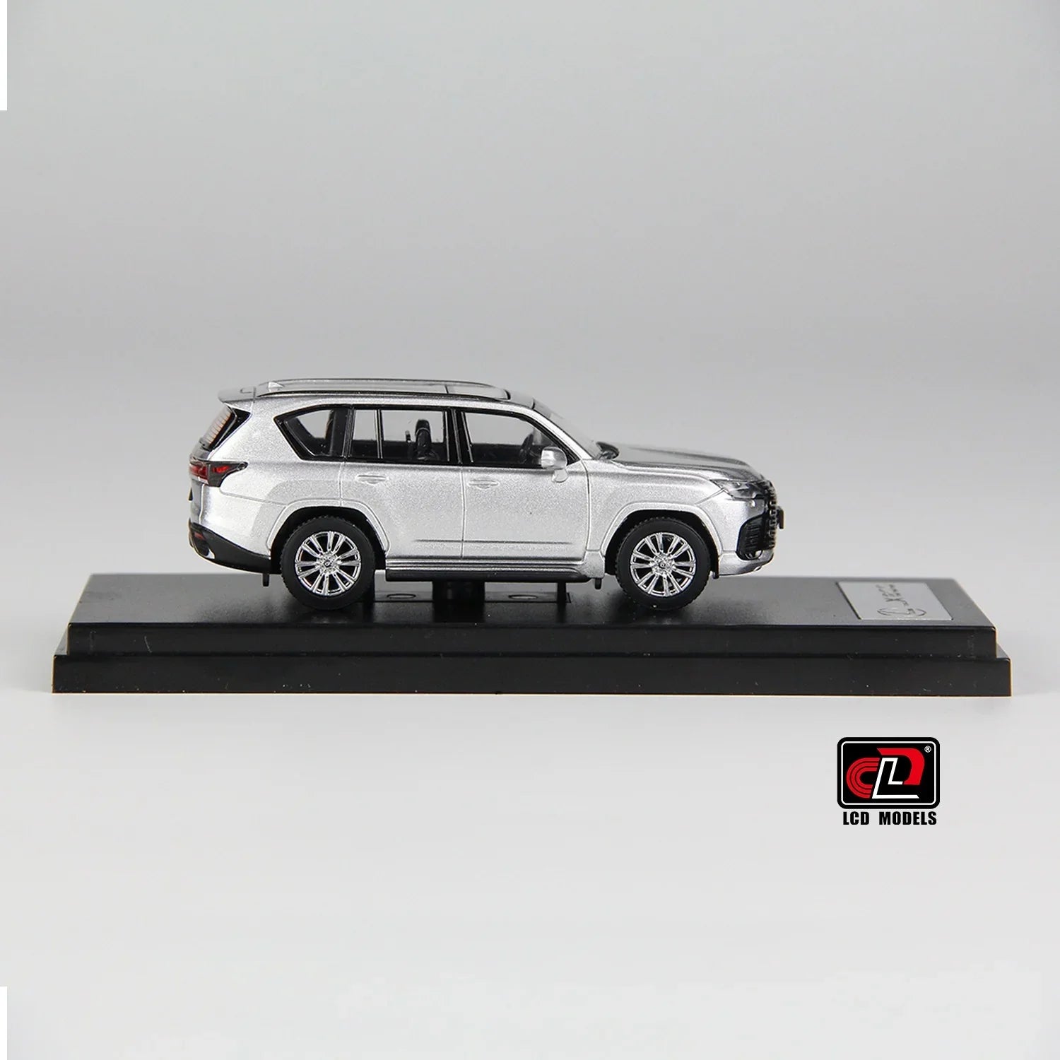 Premium scale diecast model car – LEXUS LX600, 1:64 Scale (Silver) Collectible