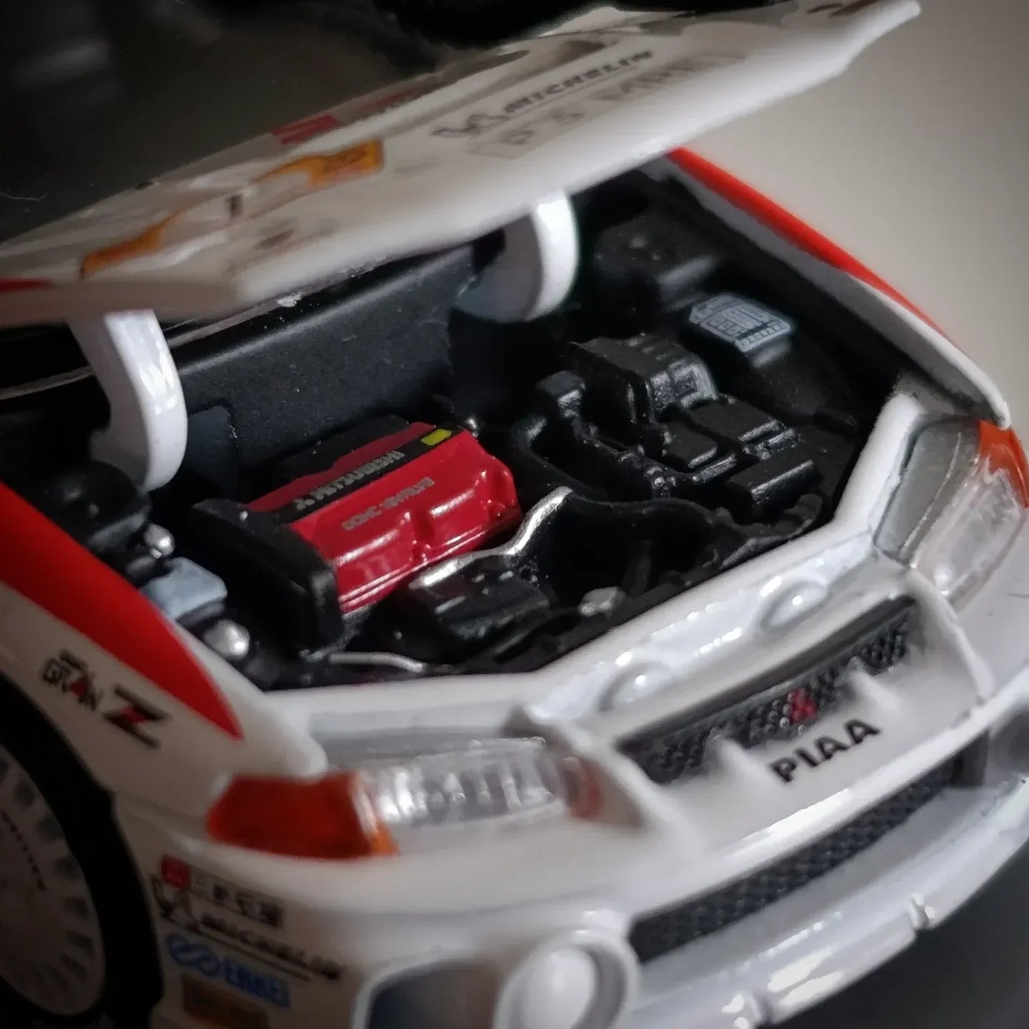 Mitsubishi Lancer Evolution IV 1998 Safari Rally Kenya #1, 1:64 Scale