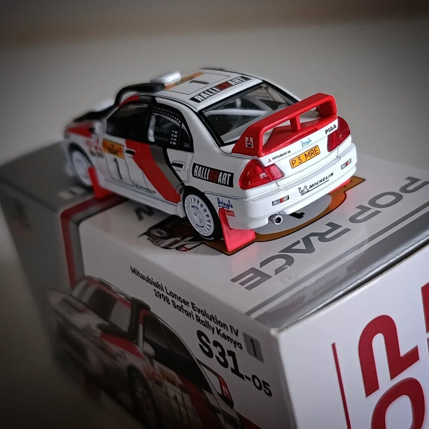 Mitsubishi Lancer Evolution IV 1998 Safari Rally Kenya #1, 1:64 Scale
