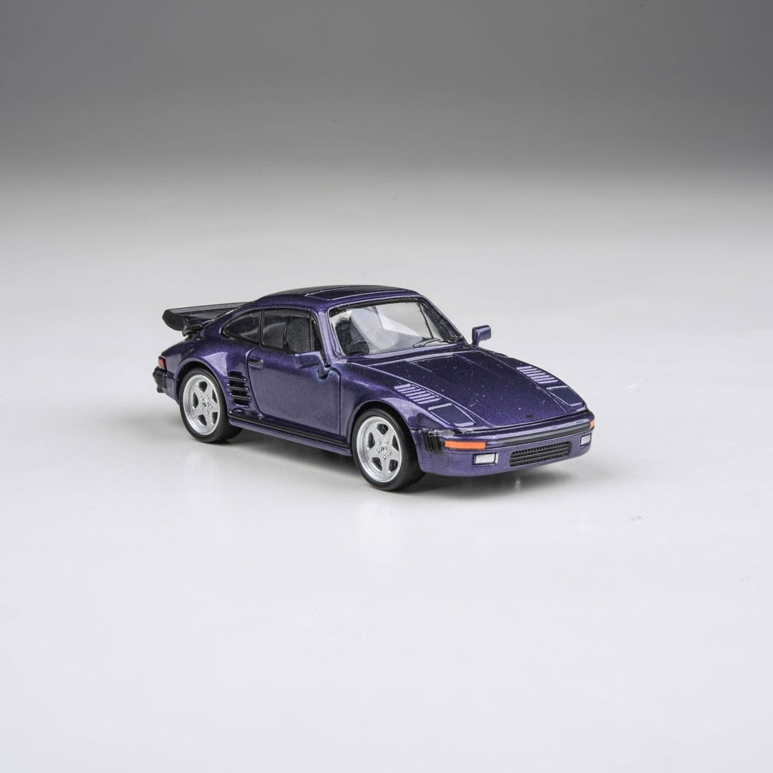 RUF BTR Prussian 1986, 1:64 Scale (Purple)
