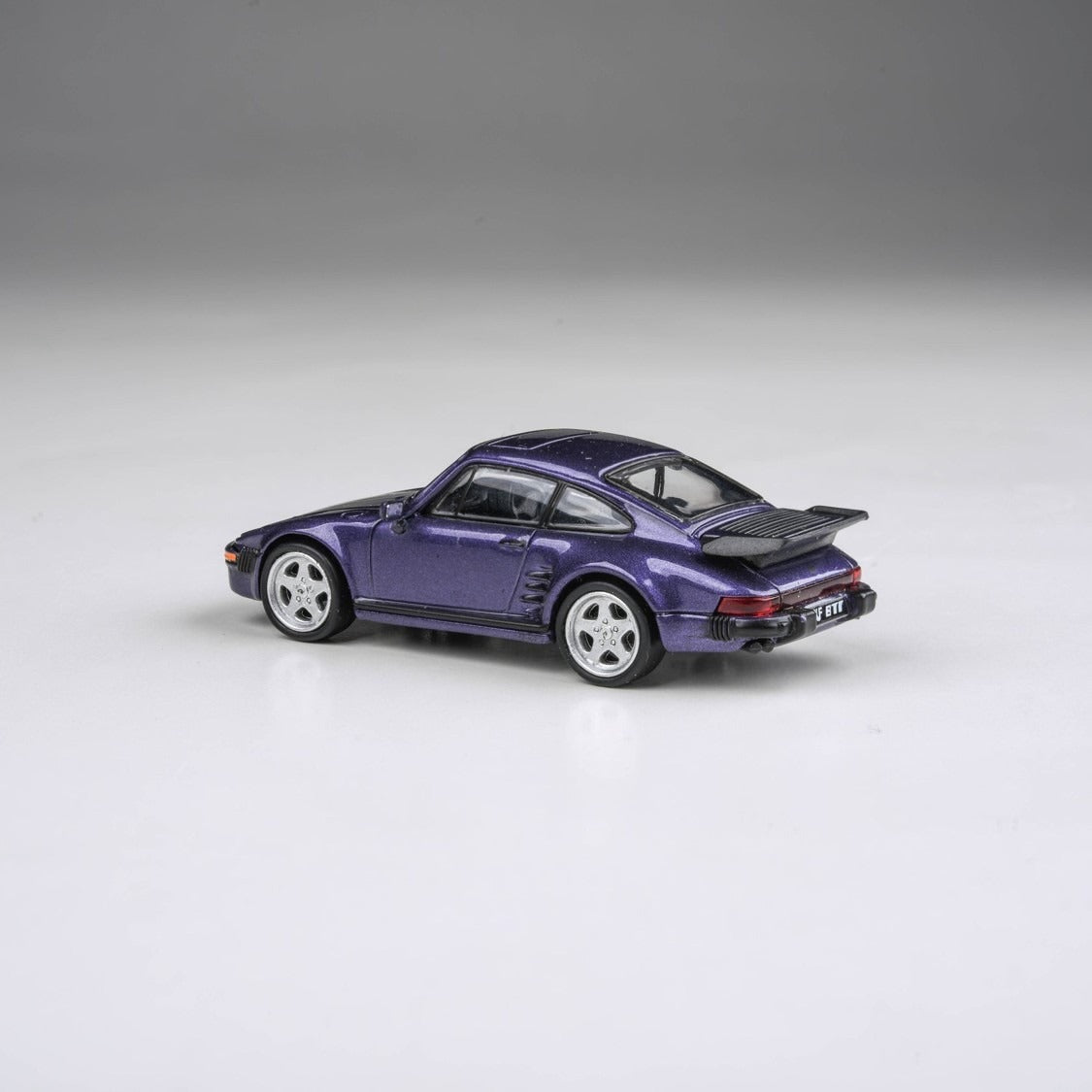 RUF BTR Prussian 1986, 1:64 Scale (Purple)