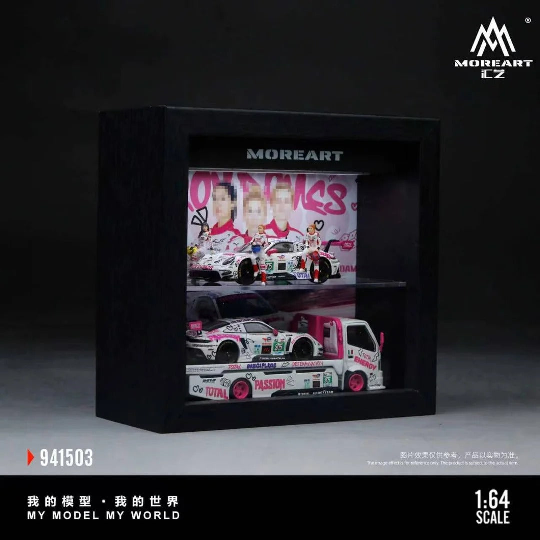 *PRE-ORDER* Integrated Picture Frame Iron Lady Painted Scene (Diaroma), 1:64 Scale