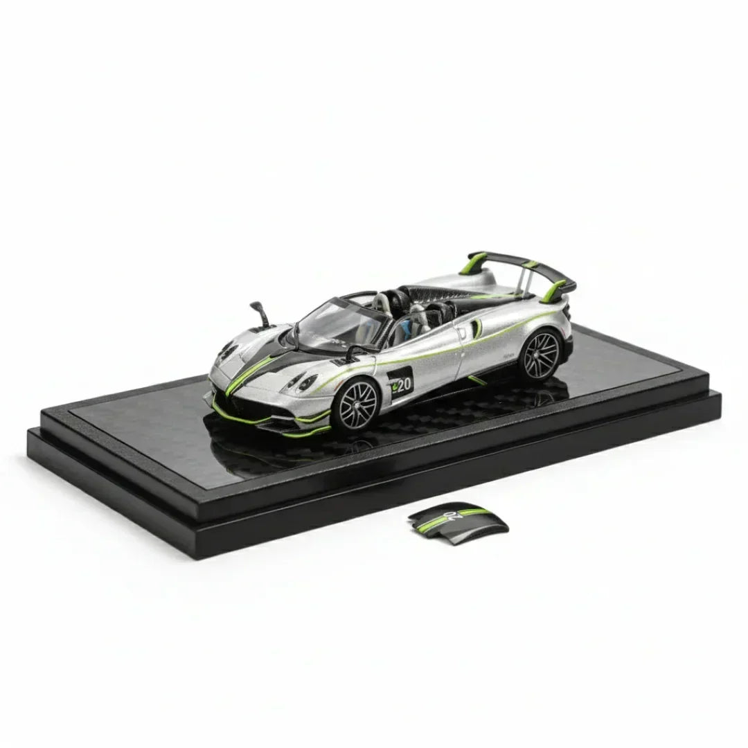Premium scale diecast model car – Pagani Huayra Roadster BC Shanghai Toy Fair Special Package 2025, 1:64 Scale (Silver Green) Collectible