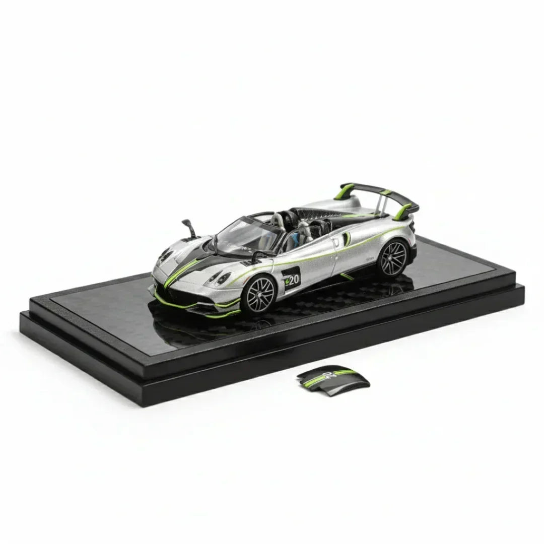 Premium scale diecast model car – Pagani Huayra Roadster BC Shanghai Toy Fair Special Package 2025, 1:64 Scale (Silver Green) Collectible
