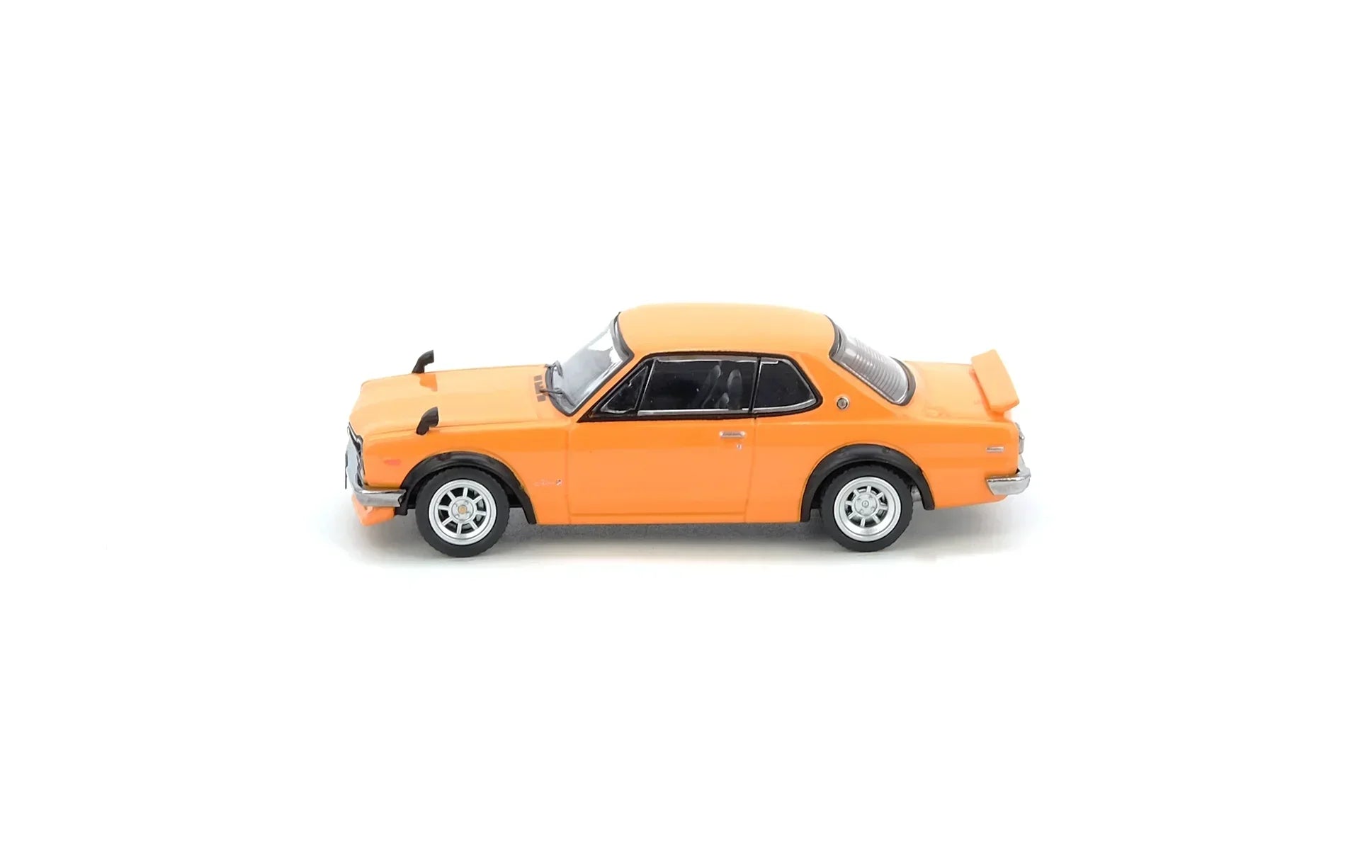Premium scale diecast model car – Nissan Skyline 2000 GT-R (KPGC10) Malaysia Diecast Expo 2023 Event Edtion 2023, 1:64 Scale (Orange) Collectible