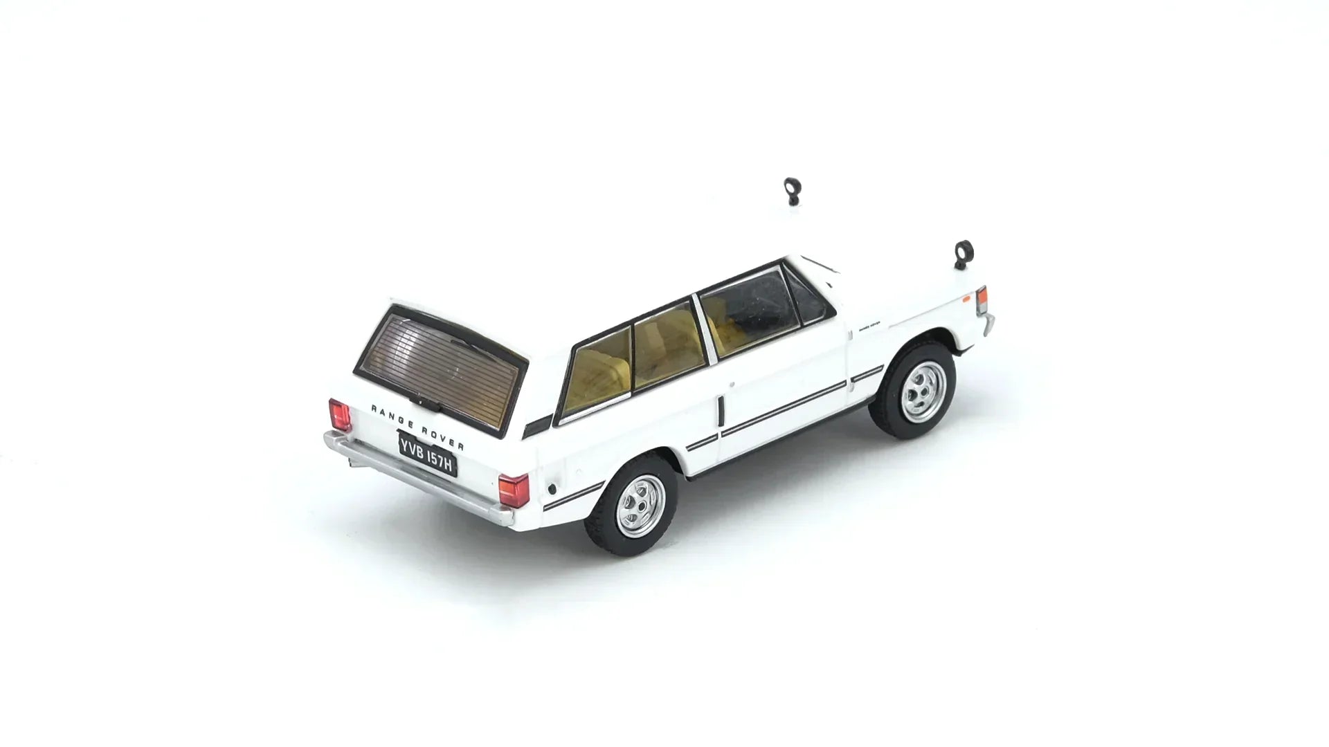 Premium scale diecast model car – Range Rover Classic, 1:64 Scale ( White) Collectible