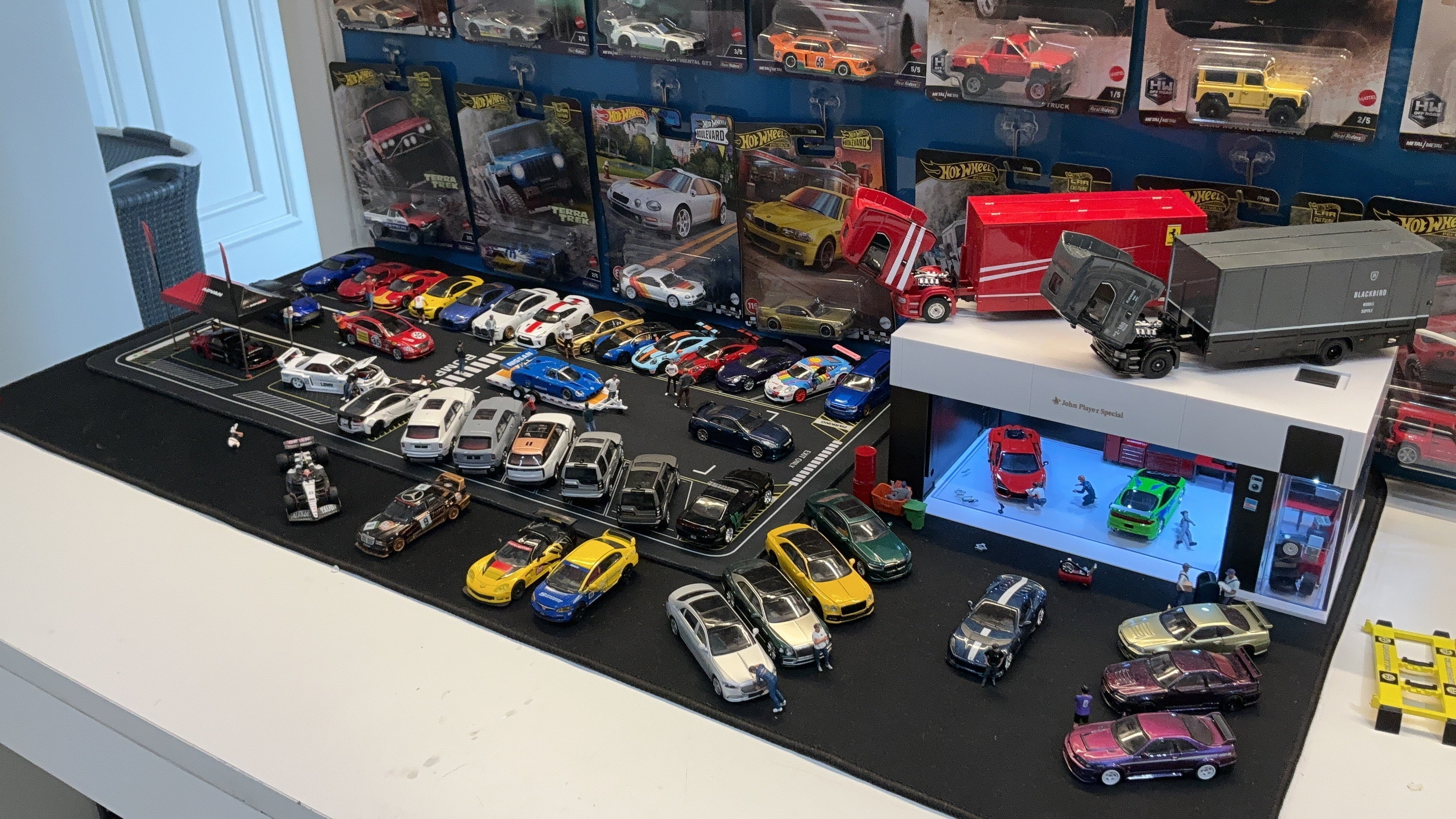 Collector Garage#005: Meet Yuvaraj, the Mini Garage Bulider - Hobby Shoppy