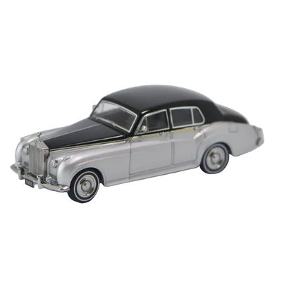 Premium scale diecast model car  – Rolls Royce Silver Cloud 1955, 1:64 Scale (Silver & black) Collectible