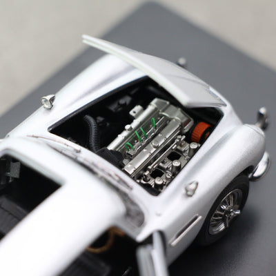 Premium scale diecast model car  – James Bond 007 Aston Martin DB5, 1:43 Scale (Silver) Collectible
