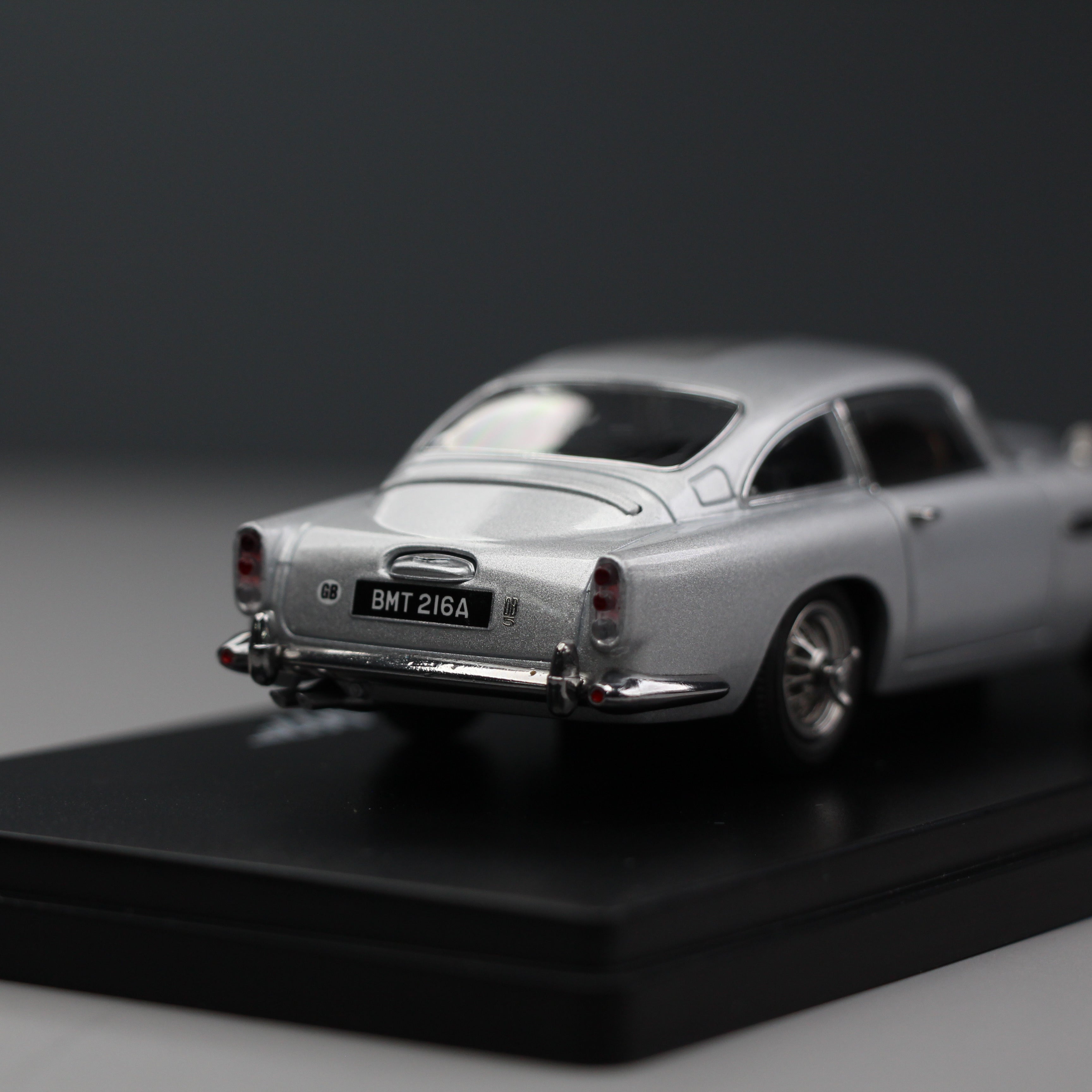 Premium scale diecast model car  – James Bond 007 Aston Martin DB5, 1:43 Scale (Silver) Collectible