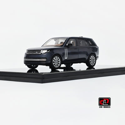 Premium scale diecast model car  – Land Rover Range Rover SV SERENITY, 1:43 Scale (Blue) Collectible