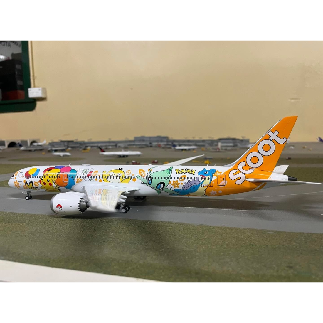 SCOOT 787 Pokemon, 1:200 Scale