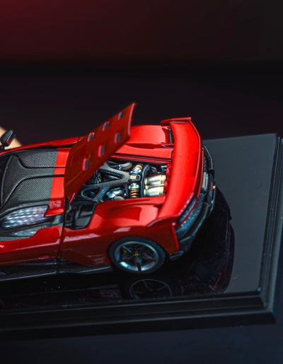 Ferrari F80 Rosso Supercar, 1:64 Scale