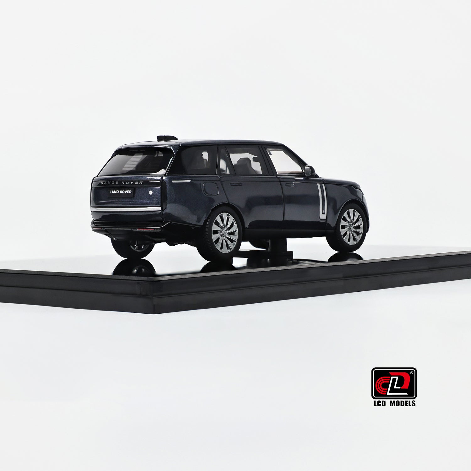 Premium scale diecast model car  – Land Rover Range Rover SV SERENITY, 1:43 Scale (Blue) Collectible