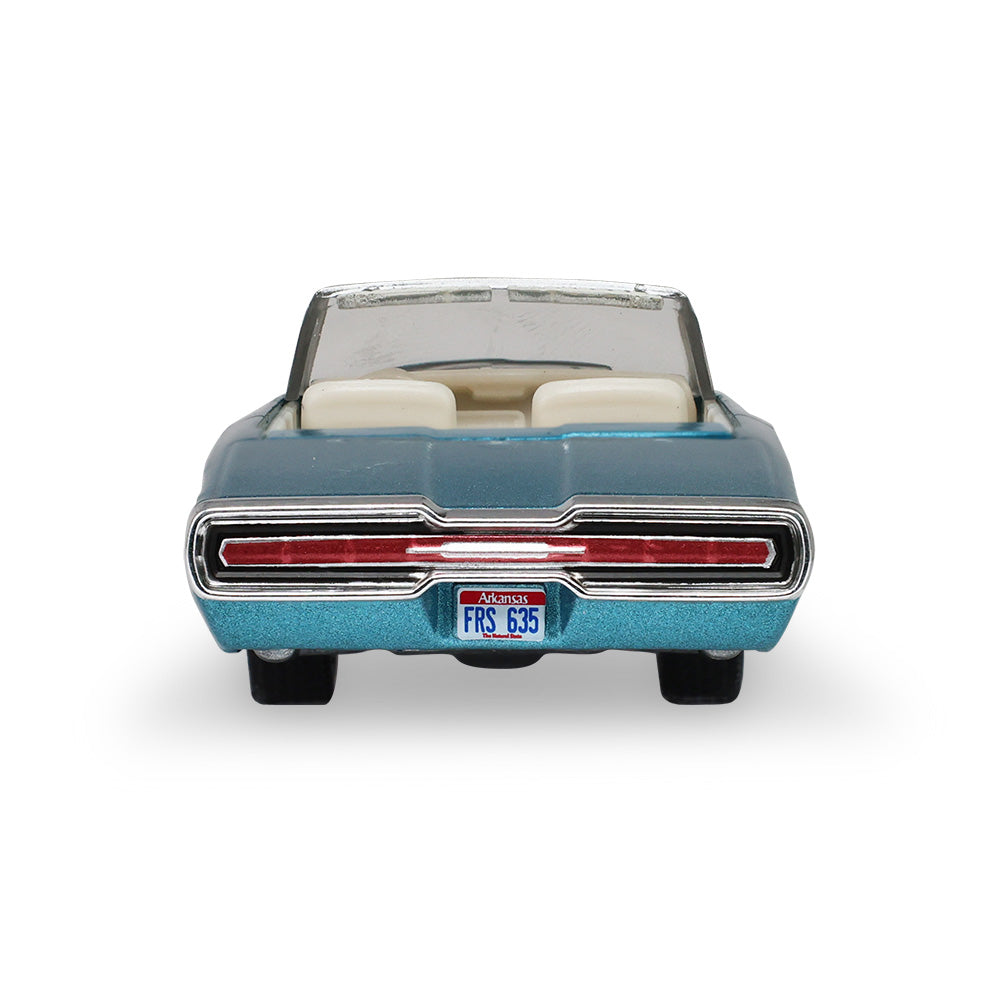 *PRE-ORDER* Thelma & Louise (1991) - 1966 Ford Thunderbird Convertible Solid Pack, 1:64 Scale
