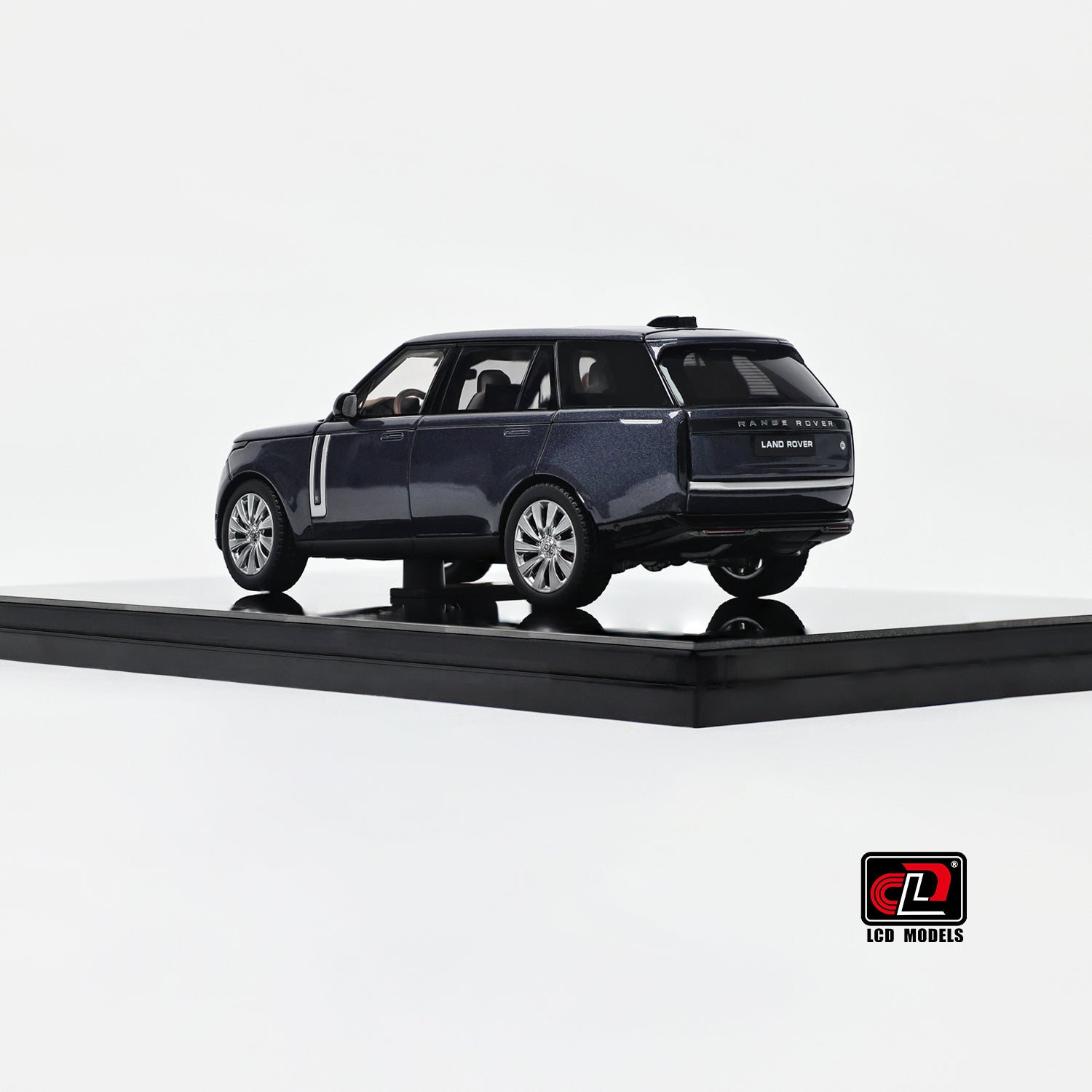 Premium scale diecast model car  – Land Rover Range Rover SV SERENITY, 1:43 Scale (Blue) Collectible