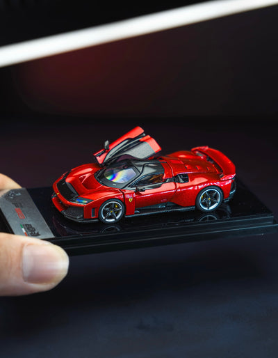 Ferrari F80 Rosso Supercar, 1:64 Scale