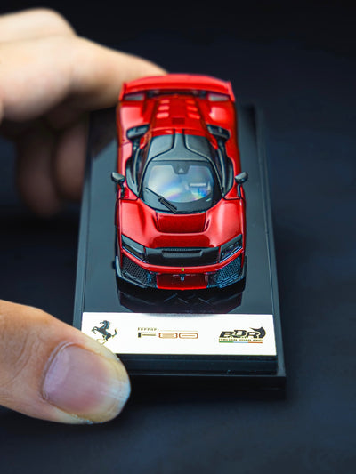 Ferrari F80 Rosso Supercar, 1:64 Scale