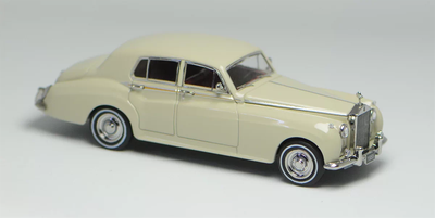 Premium scale diecast model car  – Rolls Royce Silver Cloud 1955, 1:64 Scale (Ivory) Collectible