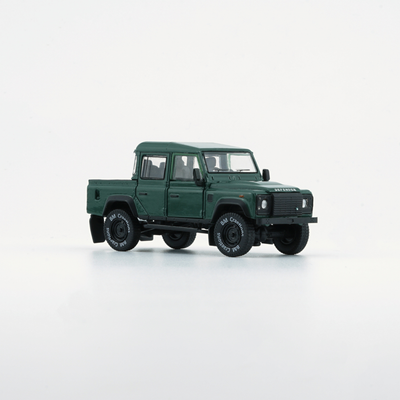 Land Rover 2016 Defender 110 Pick Up, 1:64 Scale (Green)