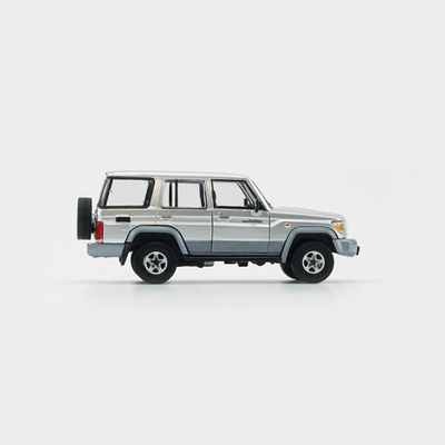 Toyota Land Cruiser LC76, 1:64 Scale (Silver)