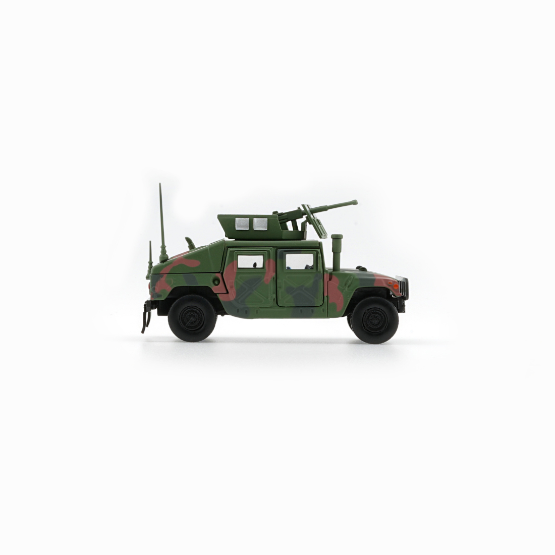 Humvee 4-CT Woodlan Camo with Stand Plate, 1:64 Scale