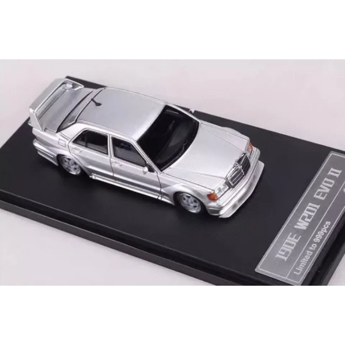 Mercedes Benz 190E W201 EVO II (Limited to 999pcs), 1:64 Scale (White)