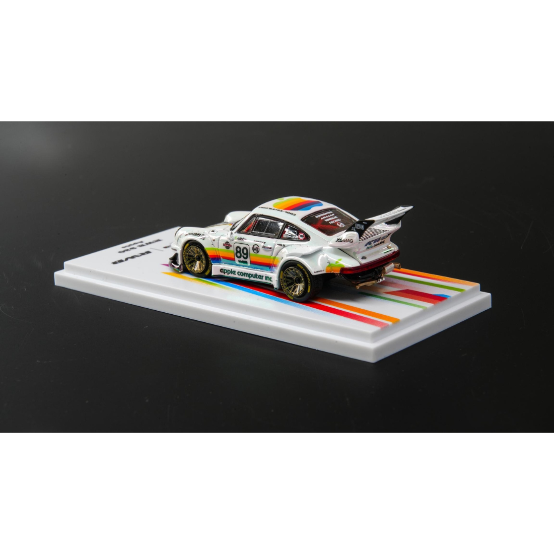 AR KAIZO - RWB 930 APPLE, 1:64 Scale