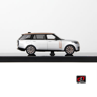 Premium scale diecast model car  – Land Rover Range Rover SV SERENITY, 1:43 Scale (Silver) Collectible