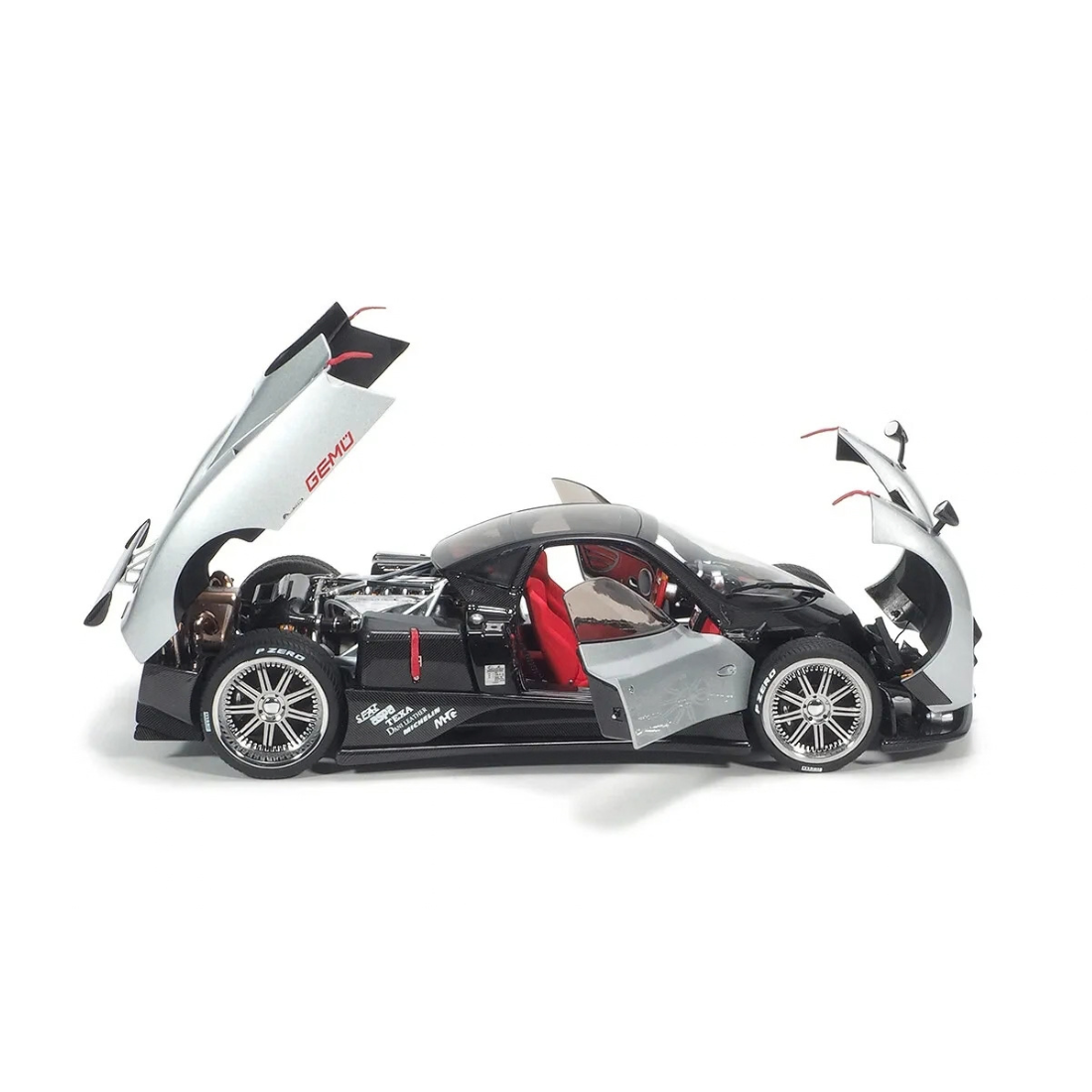 *PRE-ORDER* Pagani Zonda F - Grigio Mercurio 2005, 1:18 Scale