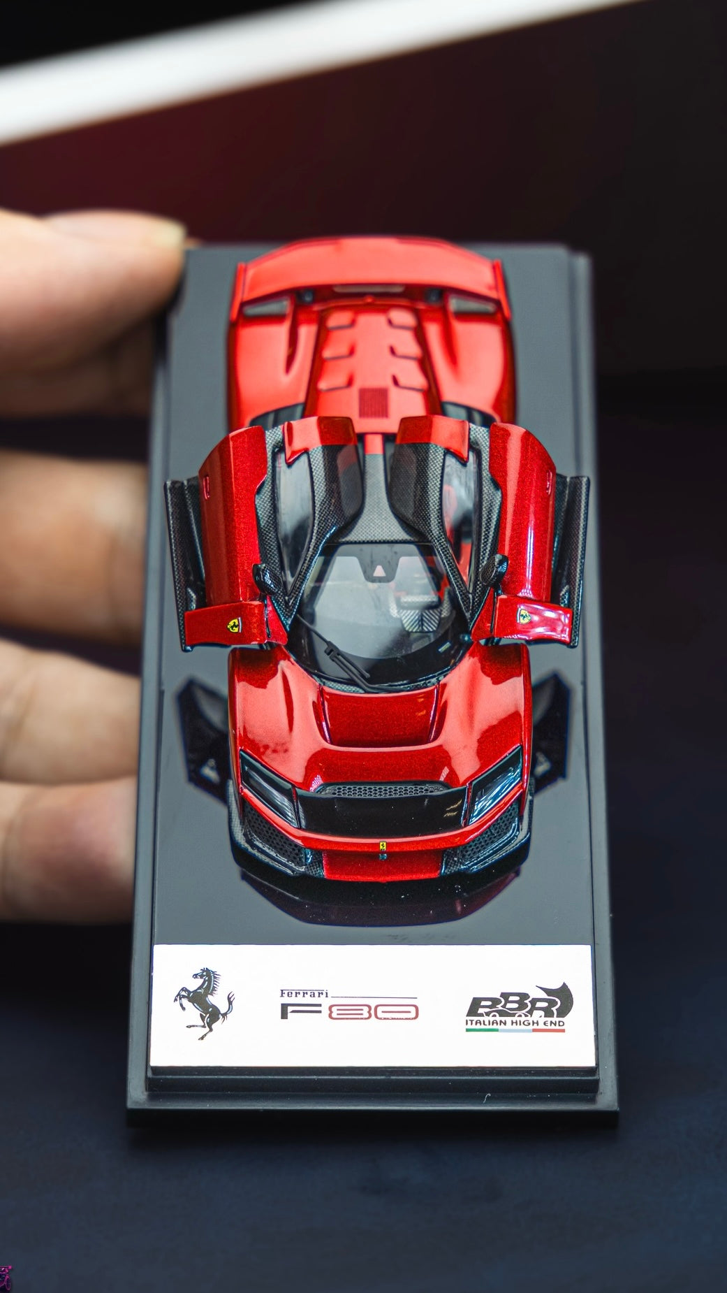 Ferrari F80 Rosso Supercar, 1:64 Scale