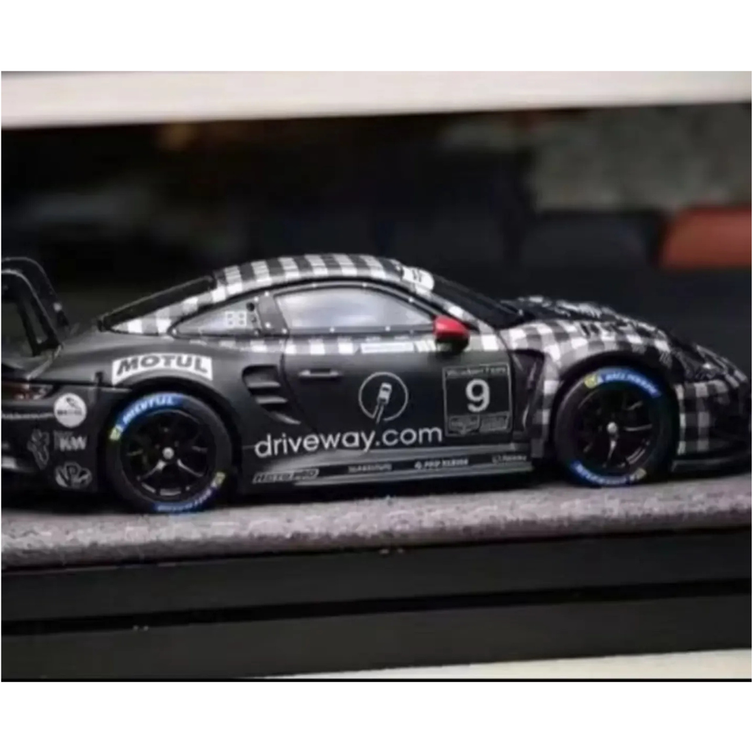 *APAXPO 2026* Porsche 911 GT3 R Black & White Checkered livery (Limited to 499units), 1:64 Scale