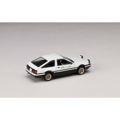*APAXPO 2026* Toyota Sprinter Trueno AE86, Initial D, Takumi Fujiwara and Natsuki Mogi, Diorama Set with Figures -Summer (Fujiwara Togu Shop Livery), 1:64 Scale