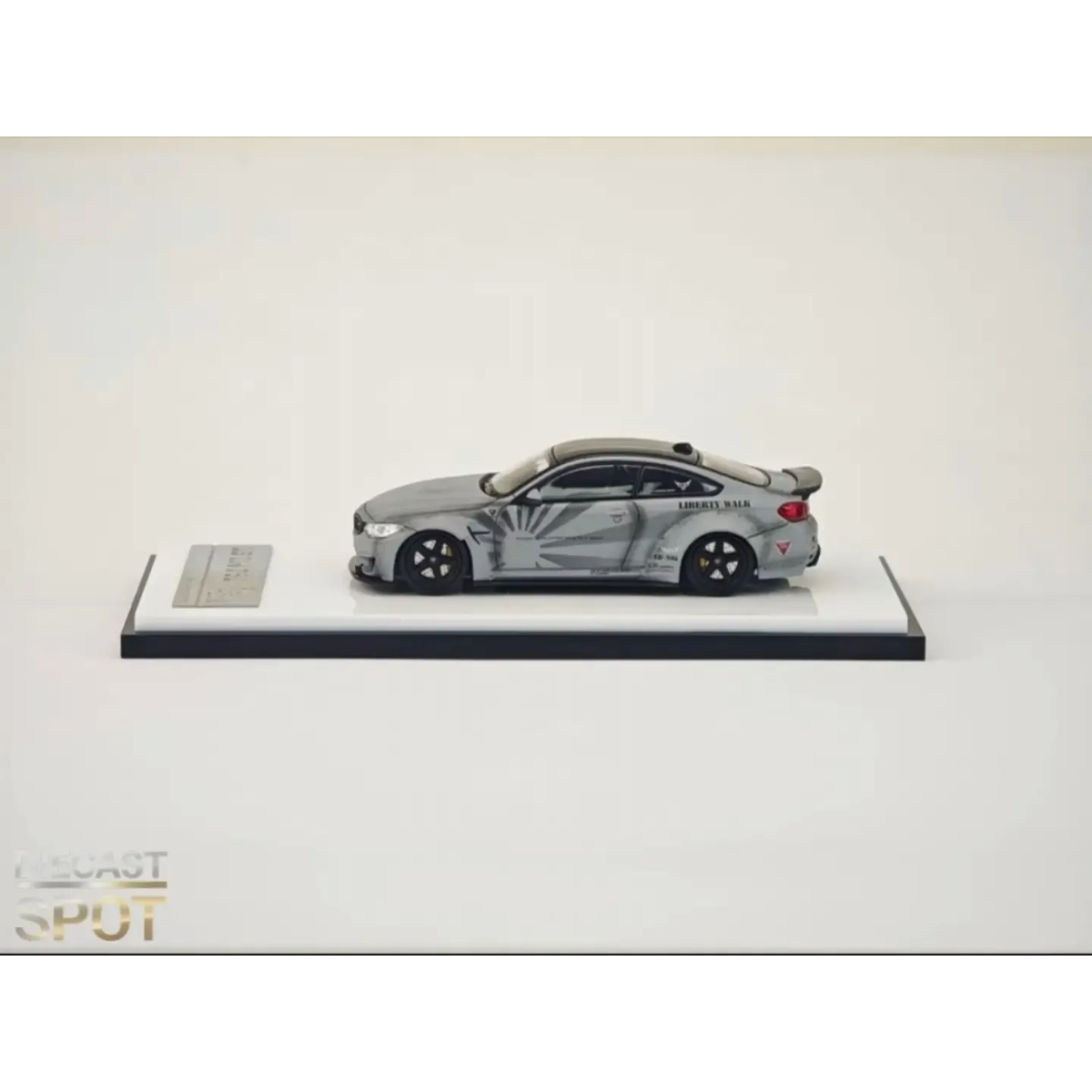*APAXPO 2026* LB M4 F82 Battle Grey (Limited to 999units), 1:64 Scale