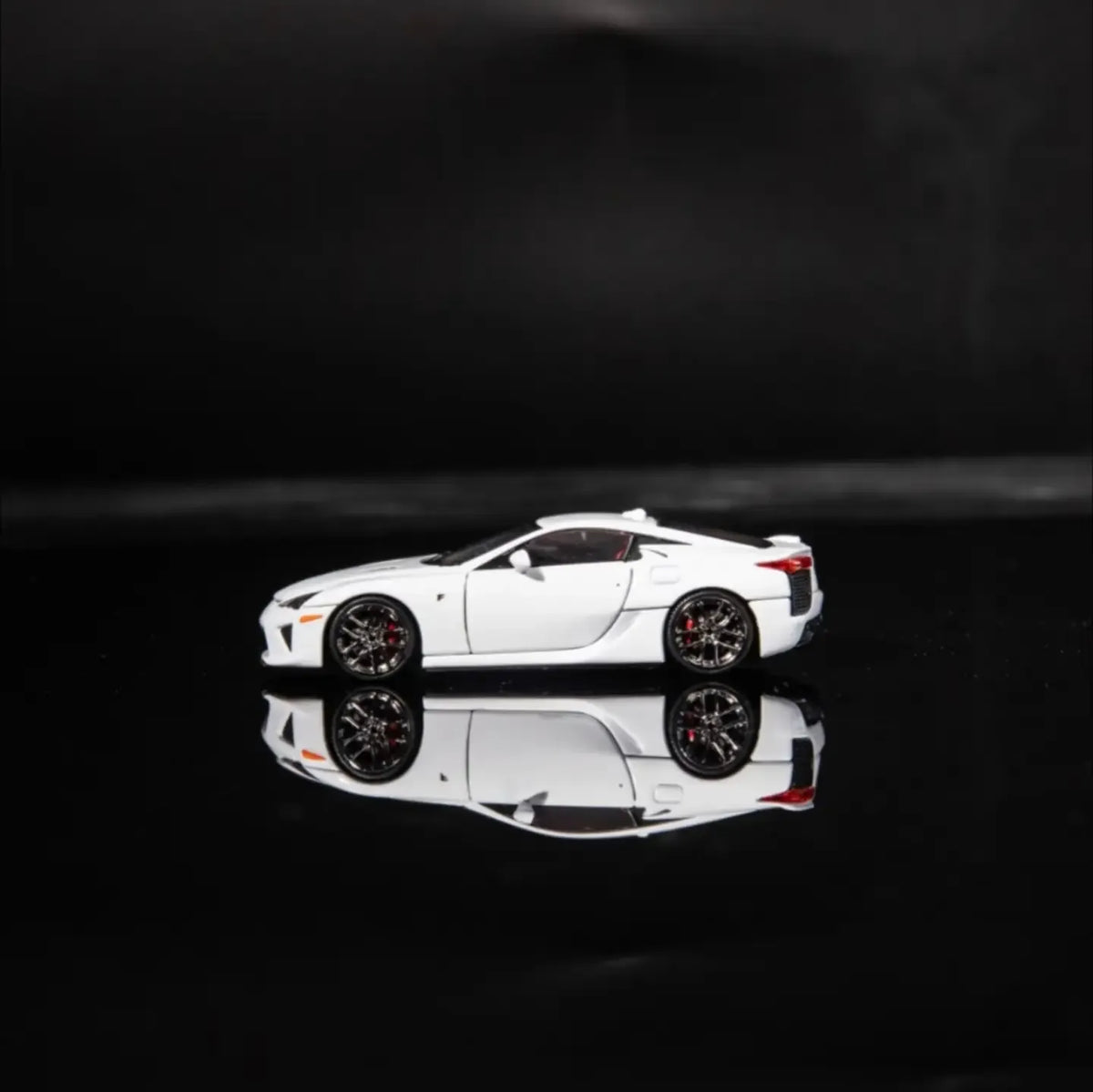 *APAXPO 2026* Lexus LFA White (Limited to 999units) Chance of Chase Car-Electroplated Version, 1:64 Scale