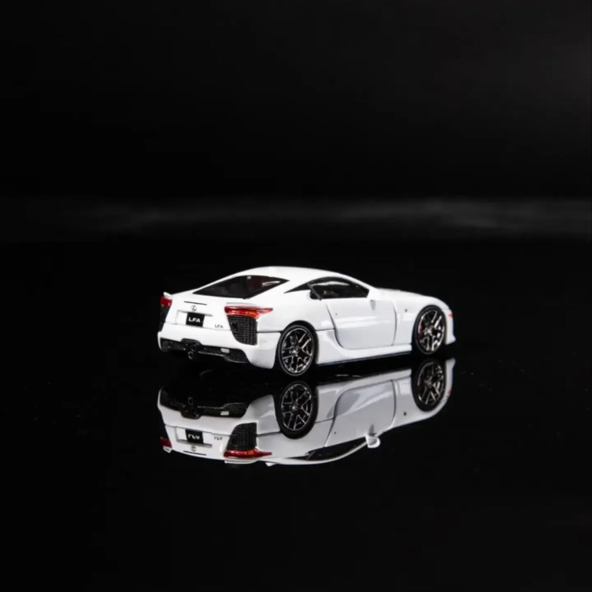 *APAXPO 2026* Lexus LFA White (Limited to 999units) Chance of Chase Car-Electroplated Version, 1:64 Scale